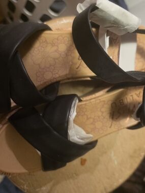 Blowfish Black Crossover Strap Sandals Zipper Back